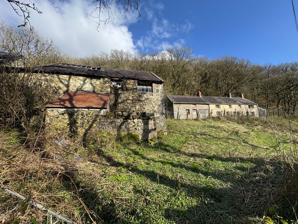 Property photo 3 of 43