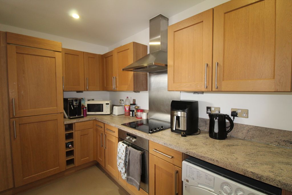 Property photo 1 of 4 Kitchen 2