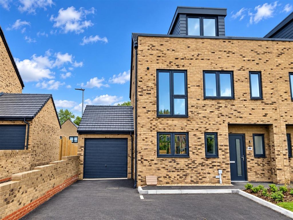 Property photo 1 of 16 Epixzix-D0Url76Llzrzfa.Jpg