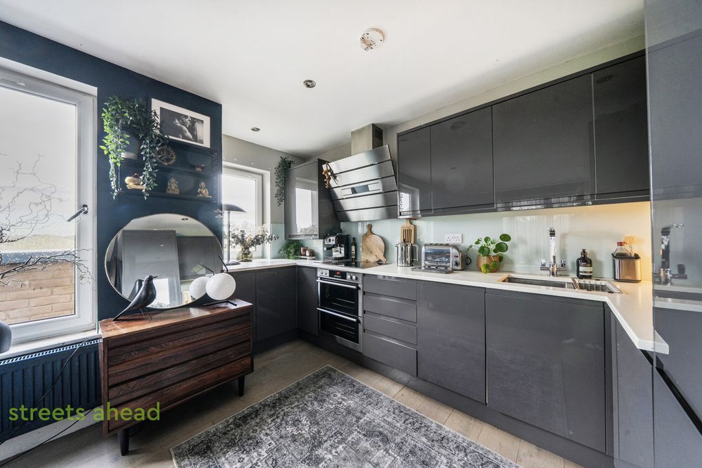 Property photo 3 of 21 1B5d2Bb5-26Ea-424...