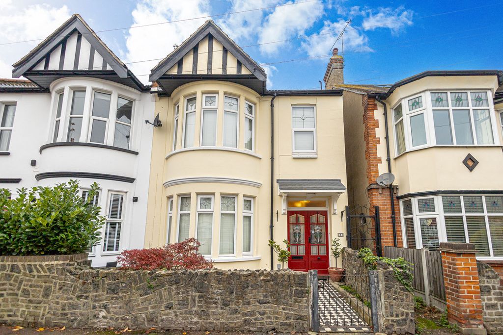 Property photo 1 of 26