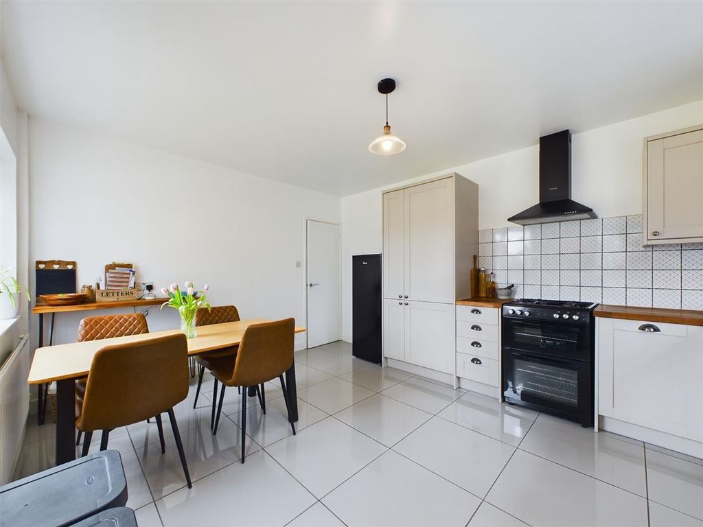 Property photo 3 of 16 Kitchen/Dining Room