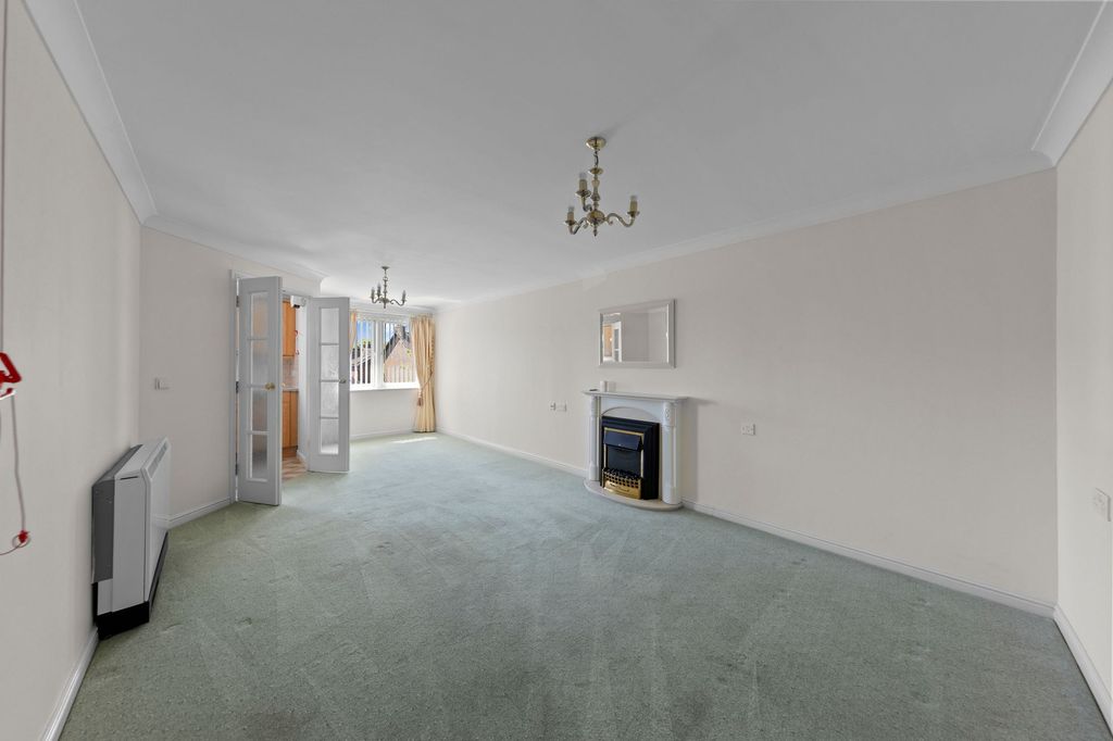Property photo 2 of 11