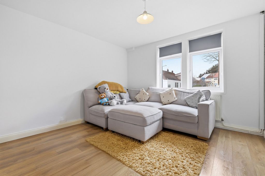 Property photo 3 of 20