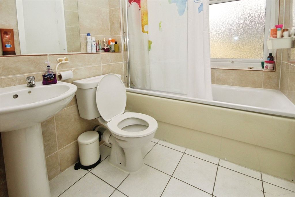 Property photo 3 of 8 Bathroom