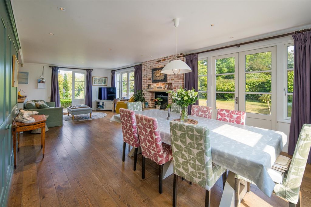 Property photo 3 of 45 2137-040-Websize.Jpeg