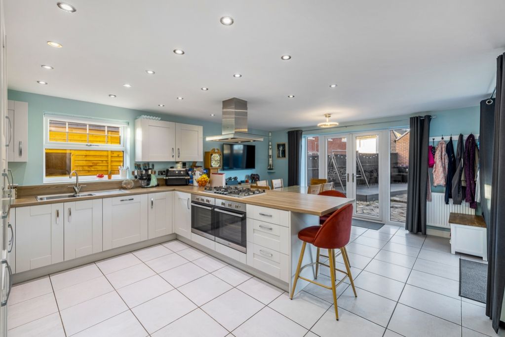 Property photo 3 of 33 1 Field Drive (Wyberton)-17