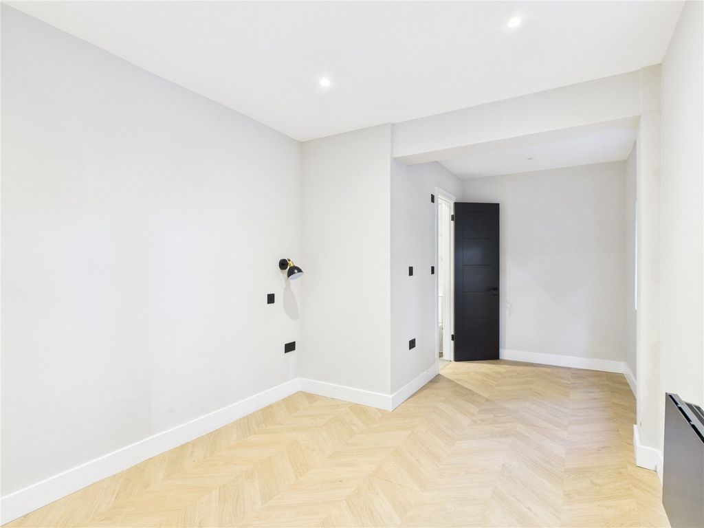 Property photo 3 of 5 Picture No. 01