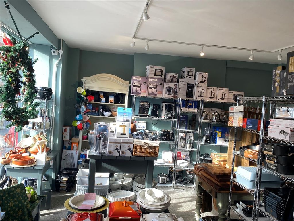 Property photo 3 of 7 Internal Shop 1.Jpg