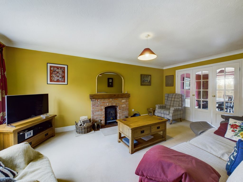 Property photo 2 of 14 30002161-Hr-2