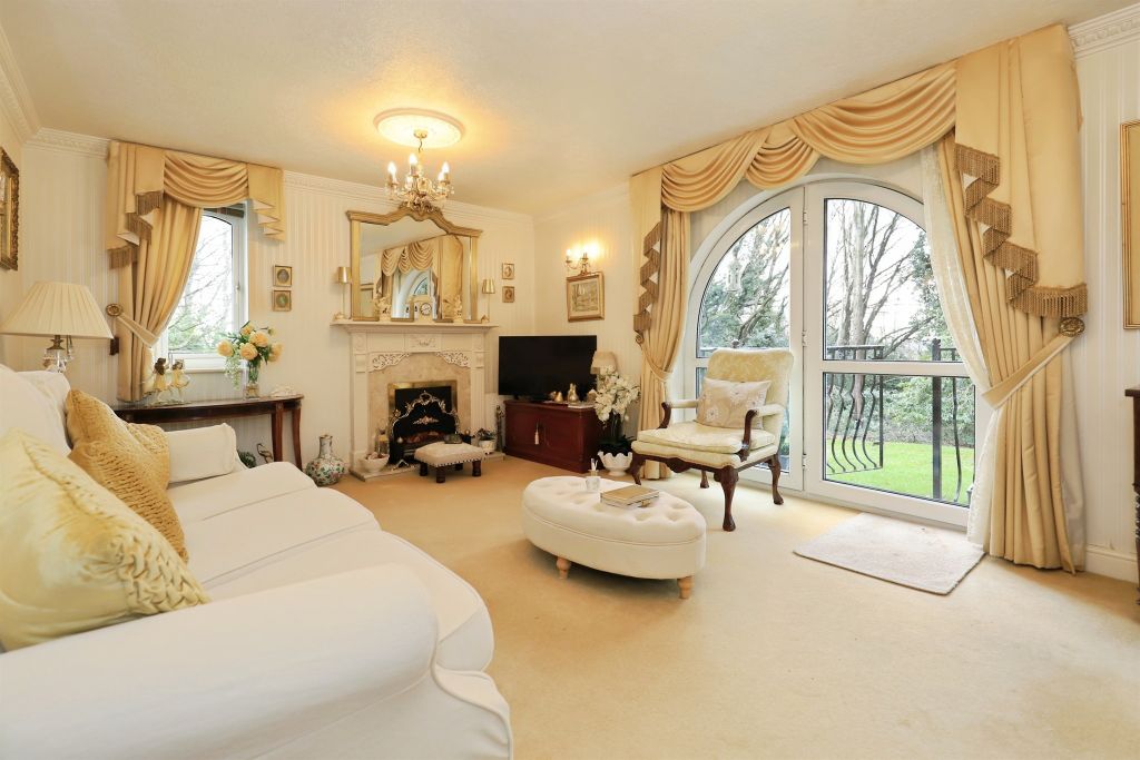 Property photo 2 of 17