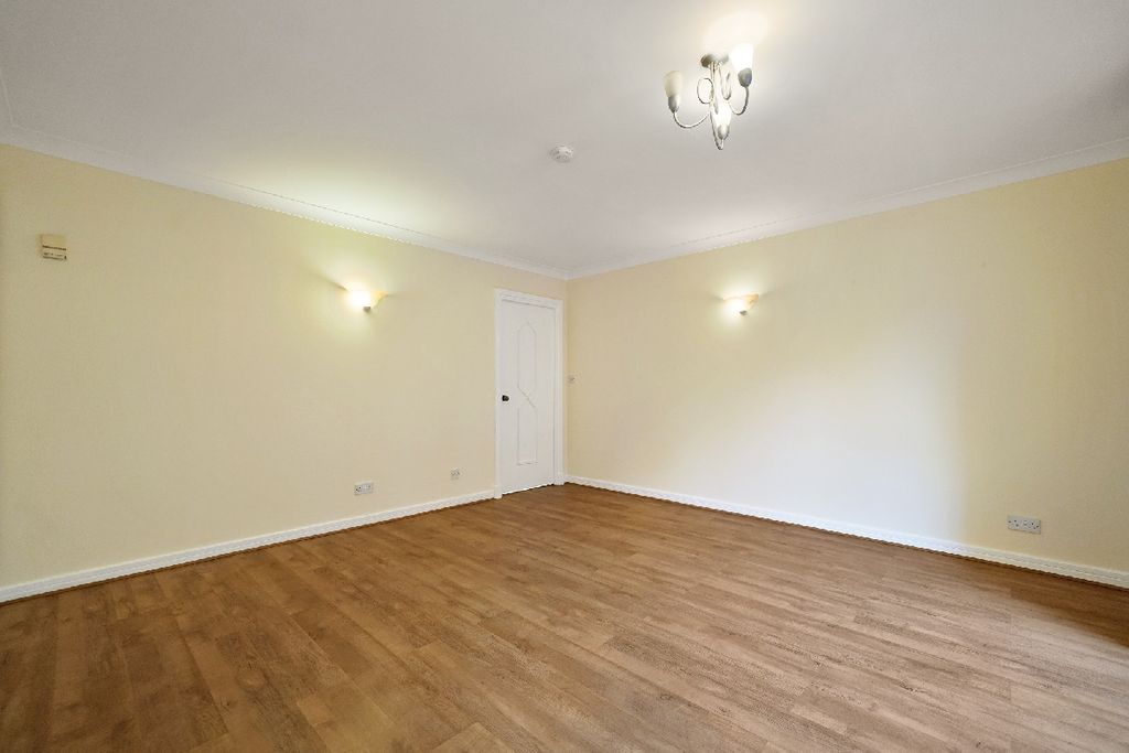 Property photo 3 of 14 Photo 2