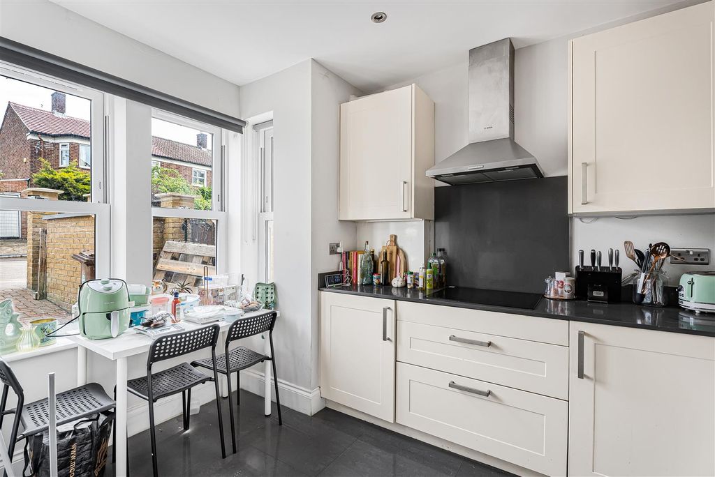 Property photo 3 of 32 3