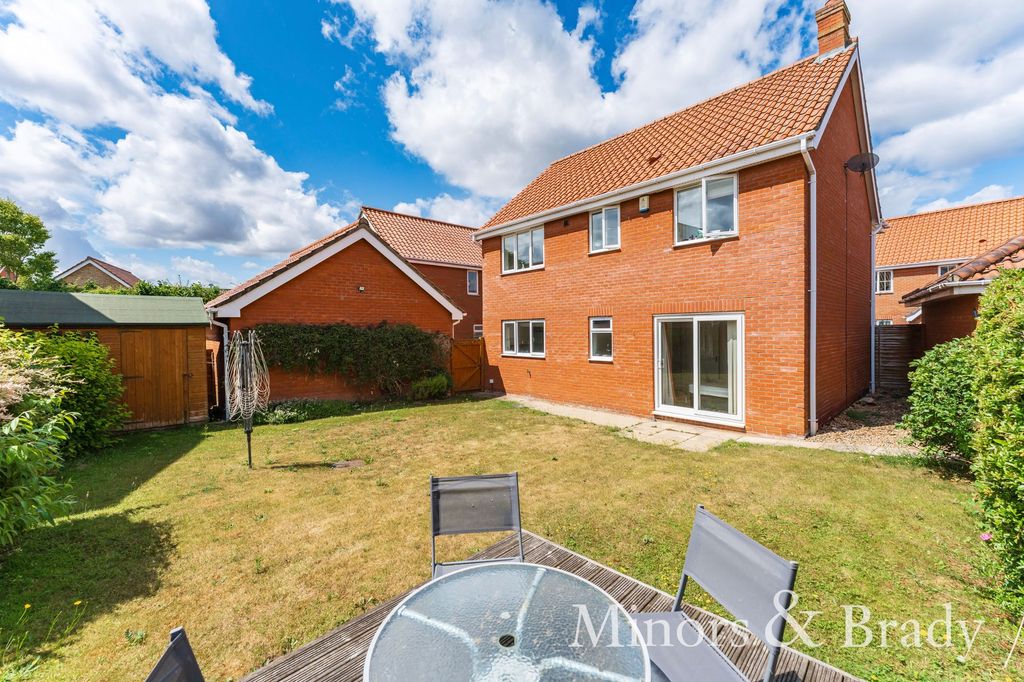 Property photo 2 of 11