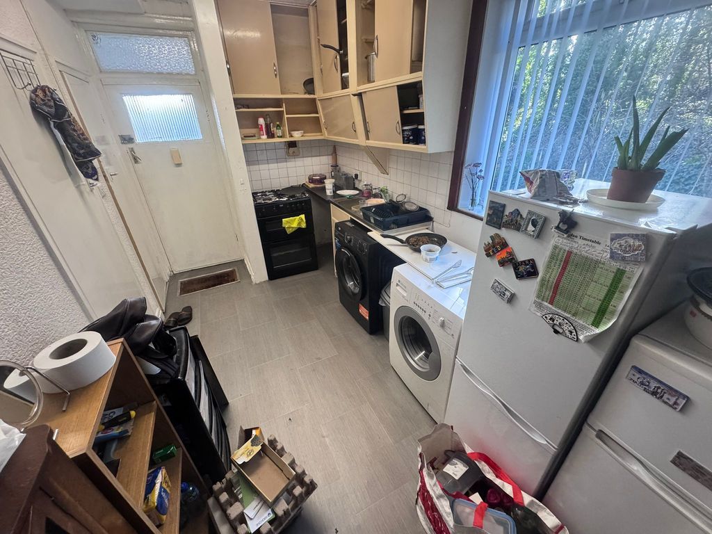 Property photo 3 of 10 Photo 9