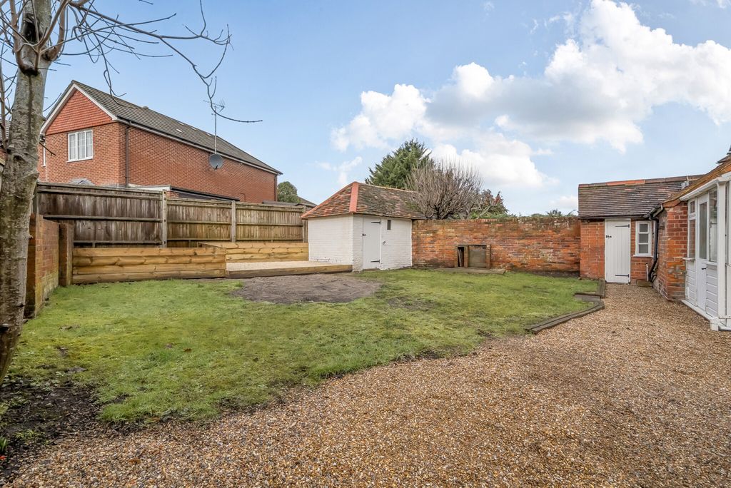 Property photo 3 of 21 1402260-22-697A0F...