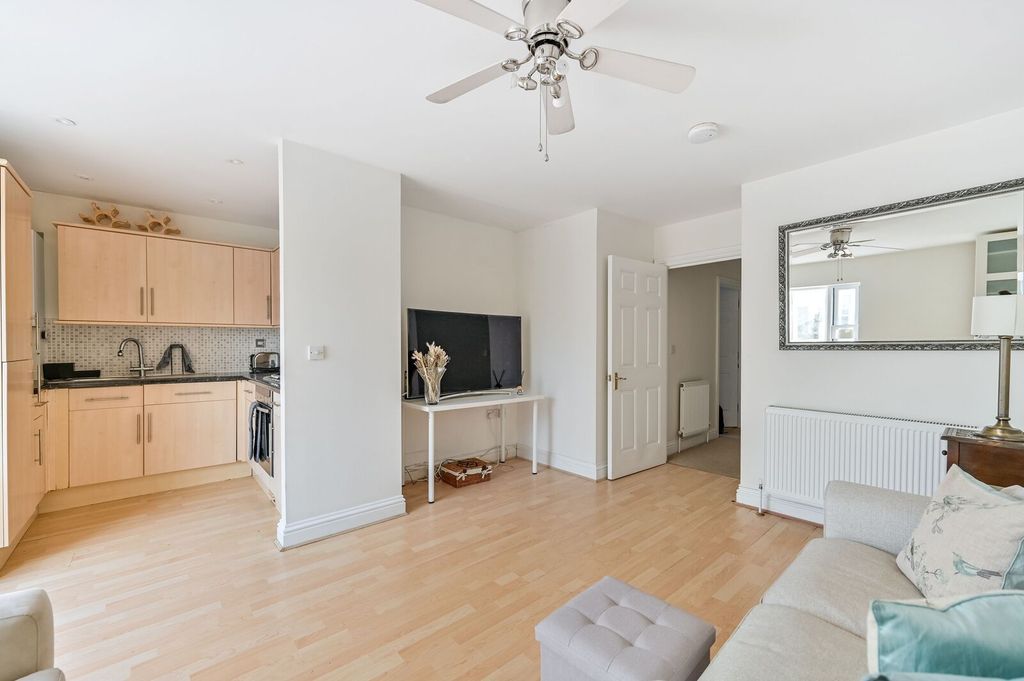 Property photo 2 of 11
