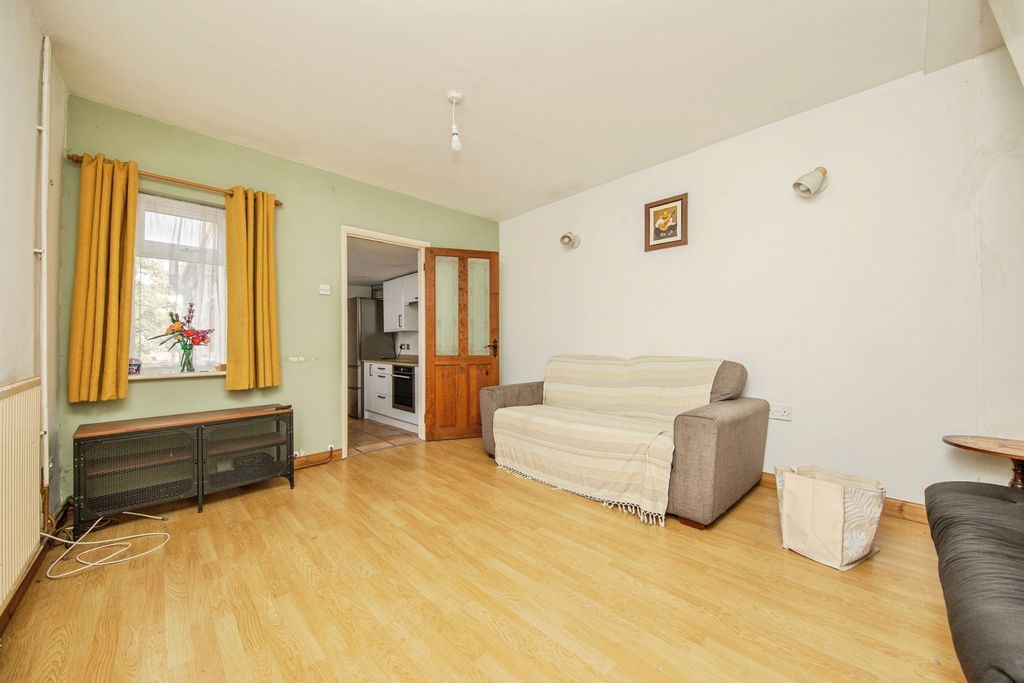 Property photo 2 of 16 Photo