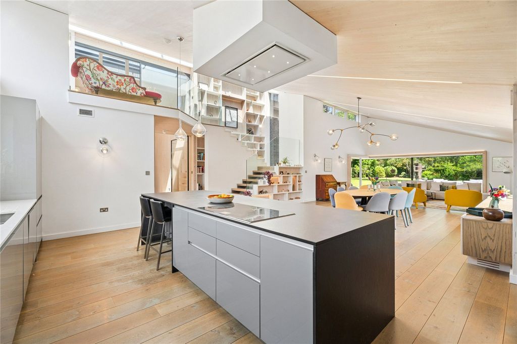 Property photo 2 of 29 Kitchen