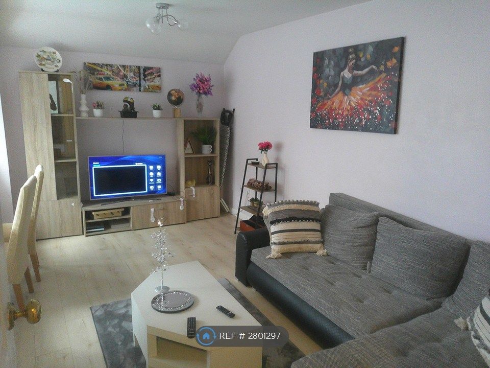 Property photo 3 of 25 Living Room