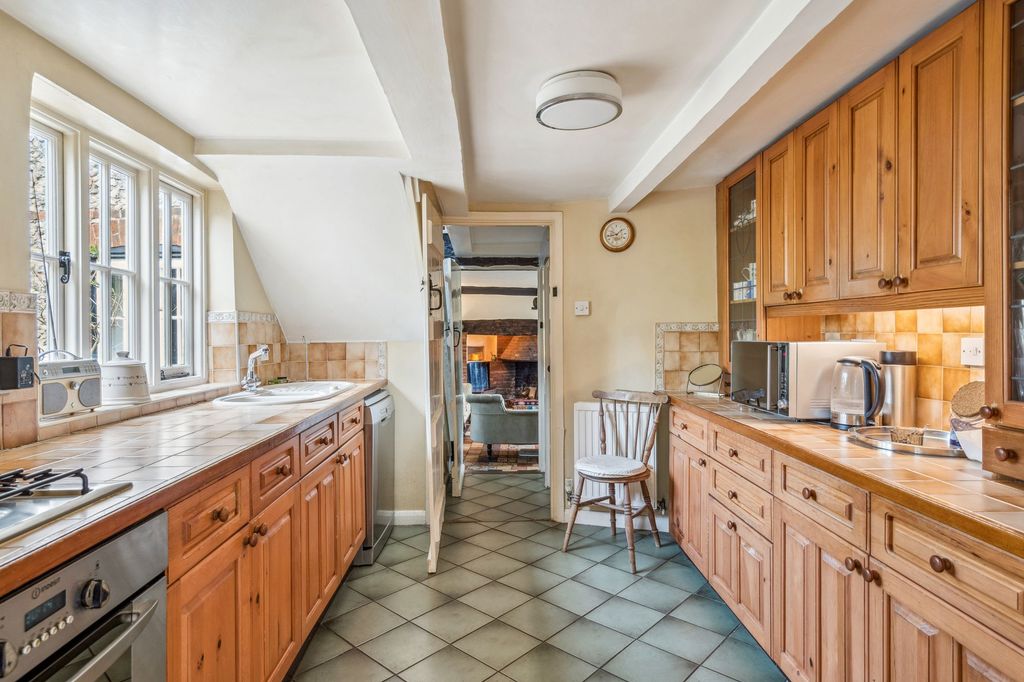 Property photo 2 of 24 Kitchen