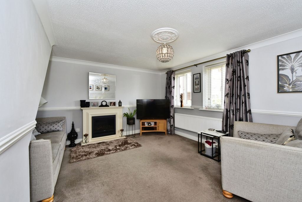 Property photo 3 of 17 Pbox-Img.Jpg