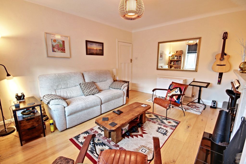 Property photo 3 of 13 140 Norbiton Hall - Reception-Door