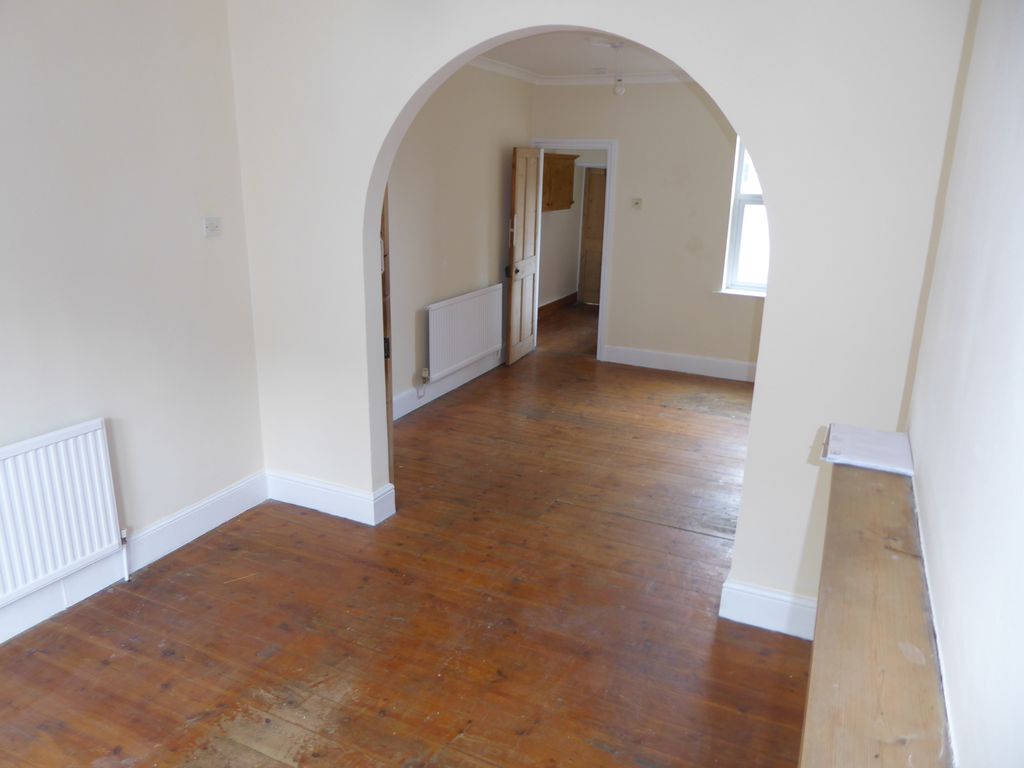 Property photo 3 of 11 Dining Area