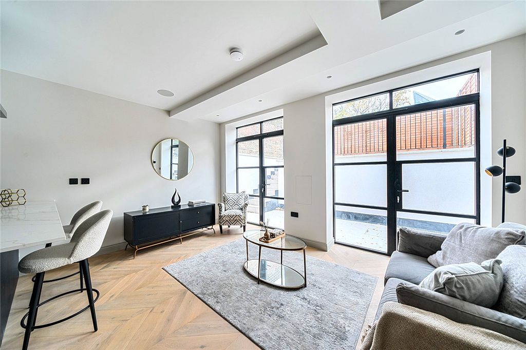 Property photo 3 of 20 Picture No. 13