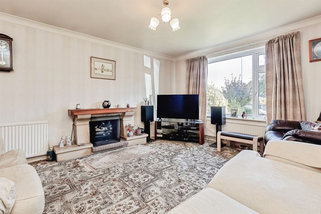 Property photo 2 of 19