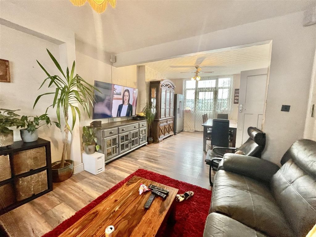 Property photo 2 of 9 Transportation: