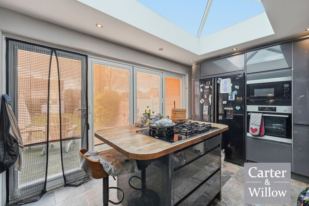 Property photo 2 of 14