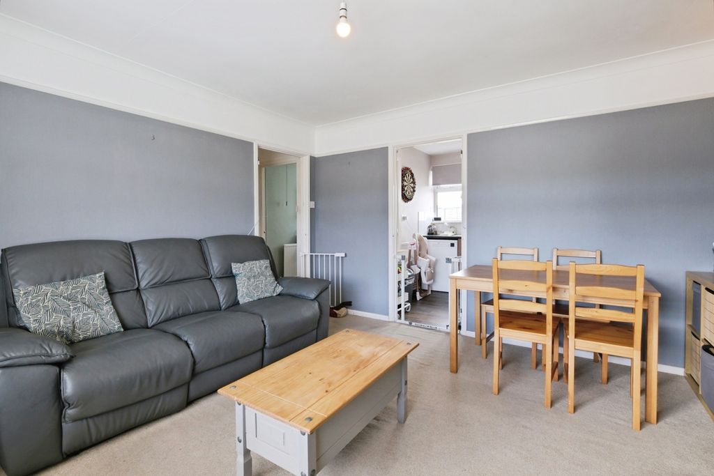 Property photo 3 of 12 Pbox-Img.Jpg