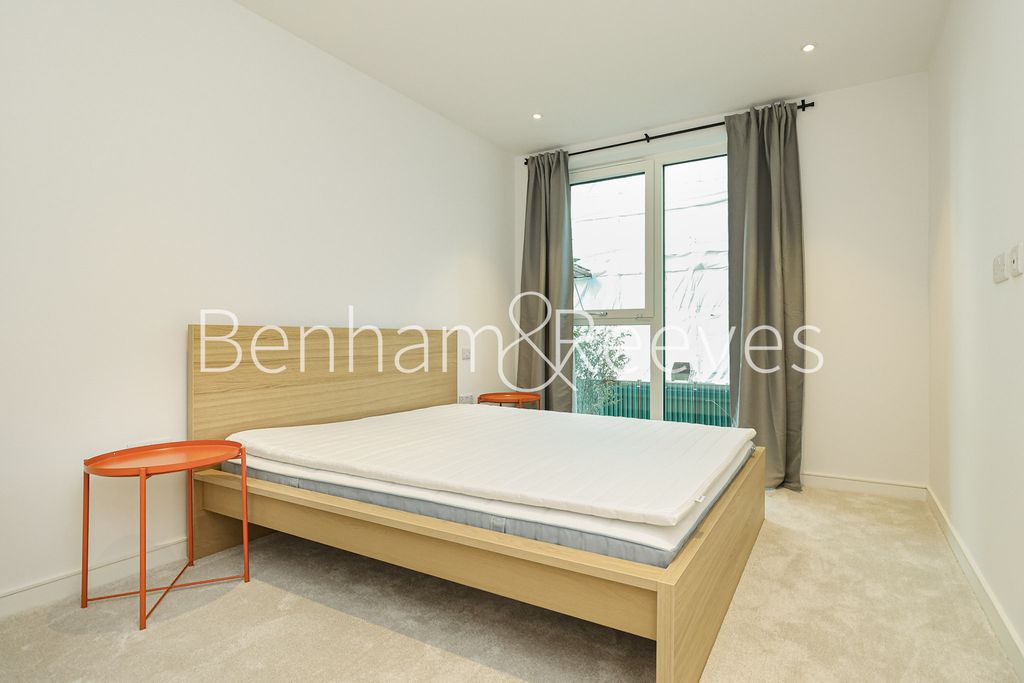 Property photo 3 of 12