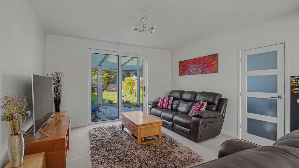 Property photo 3 of 28