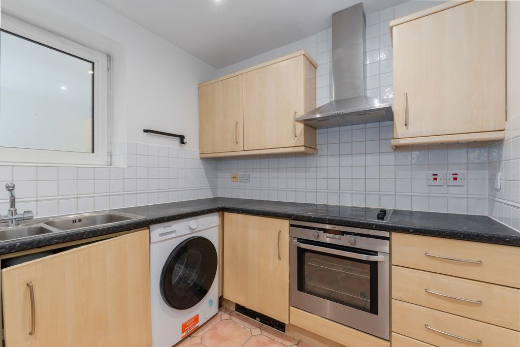 Property photo 3 of 14 Kitchen