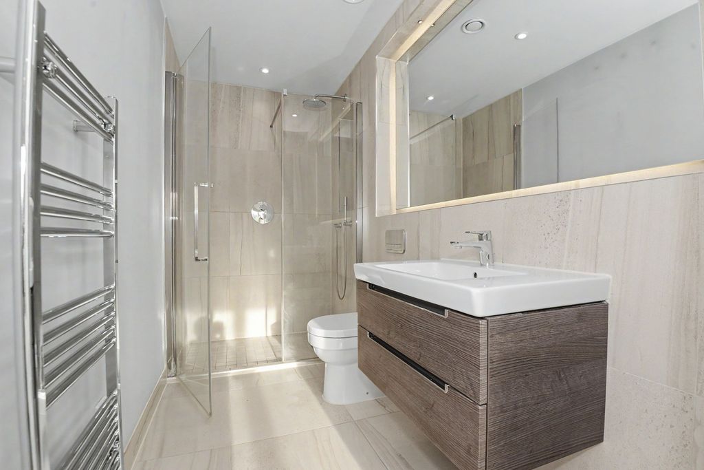 Property photo 3 of 10 Flat 10, 21 Marlow Road, Maidenhead, Berkshire, Sl6 7Aa