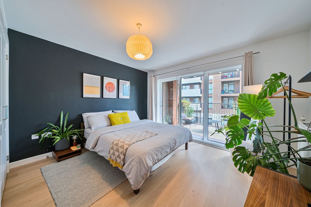 Property photo 2 of 19 1457562-39-69Fcdd...
