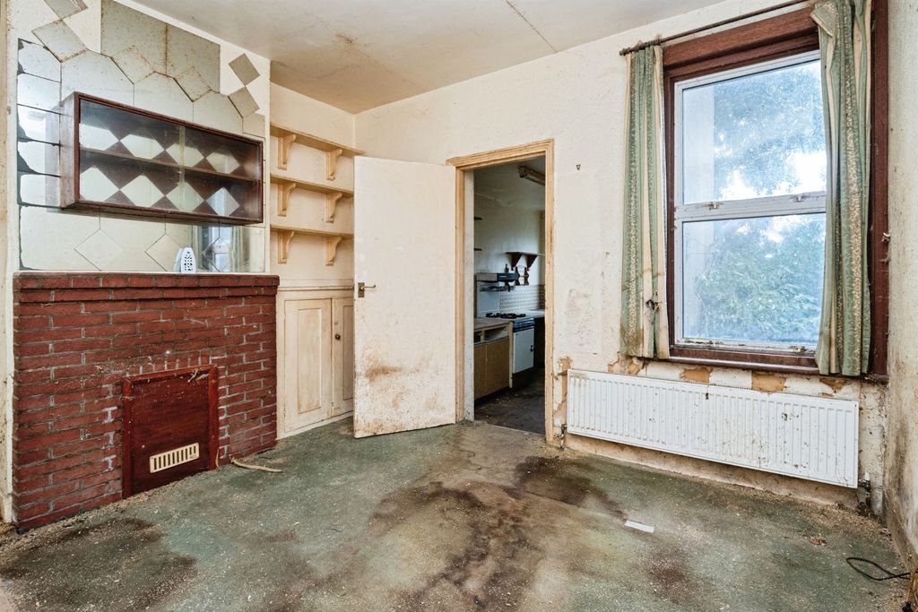 Property photo 3 of 18