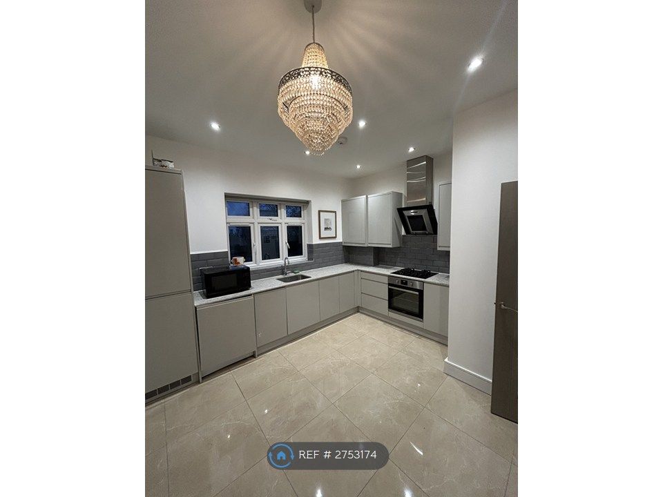 Property photo 1 of 9 Kitchen