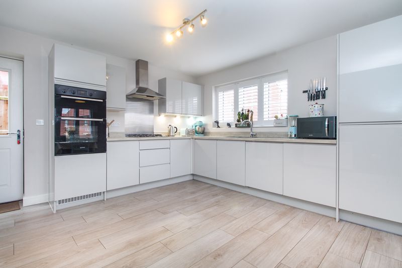 Property photo 2 of 23 Kitchen/Diner