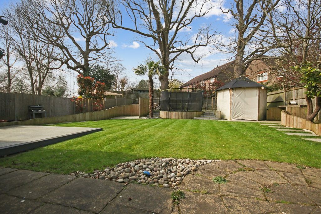 Property photo 2 of 18