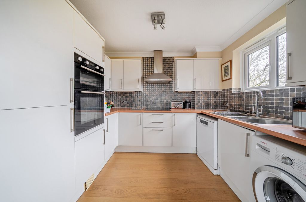 Property photo 3 of 16 1417481-15-69970E...