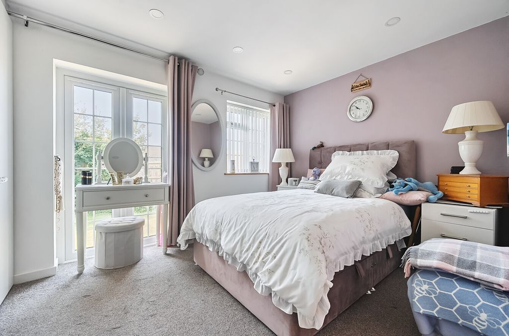 Property photo 2 of 16 1339648-24-689F00...