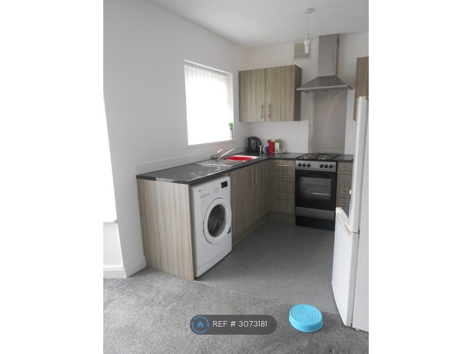 Property photo 1 of 7 Kitchen