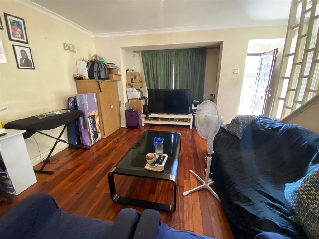 Property photo 3 of 11 H5.Jpg