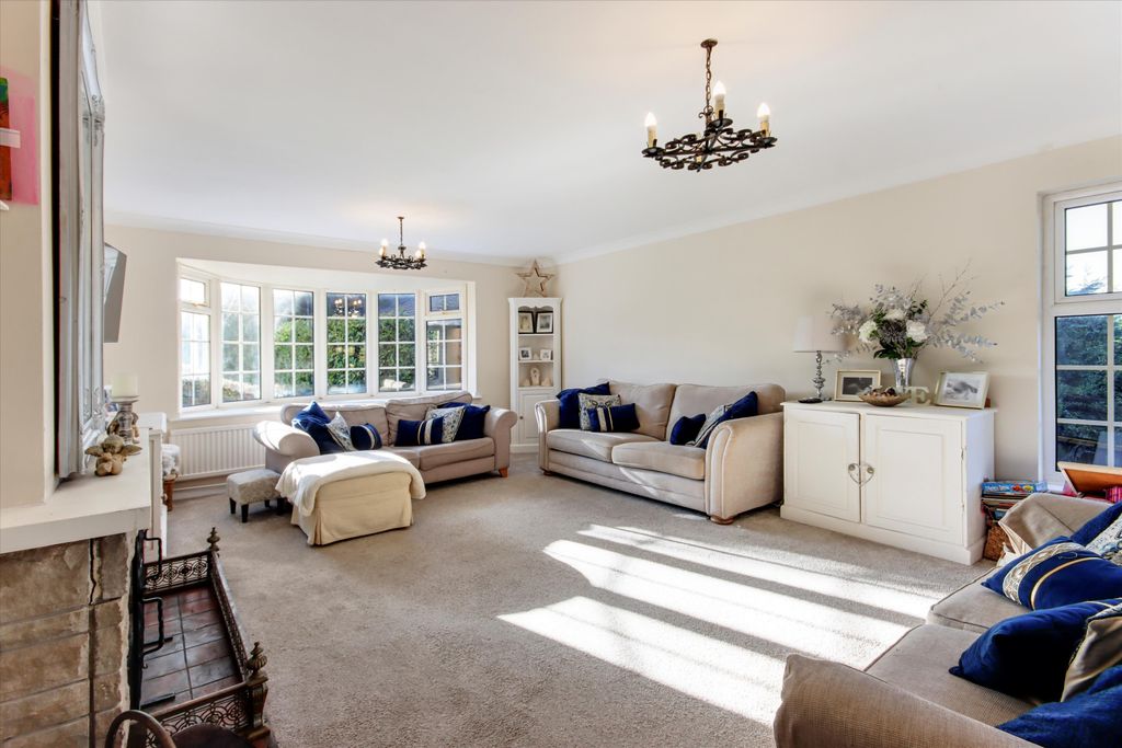 Property photo 3 of 18 Image