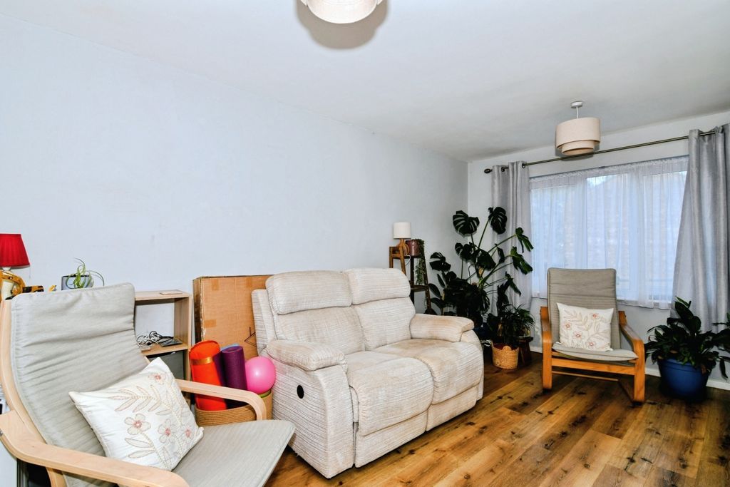 Property photo 3 of 14 Image 2