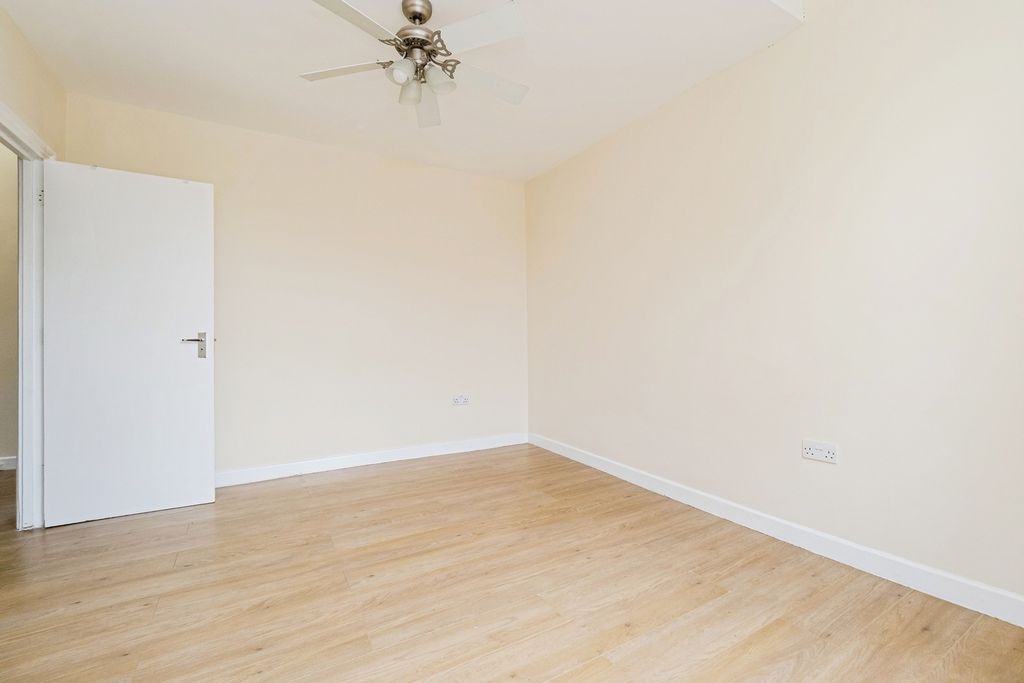 Property photo 3 of 17 Photo