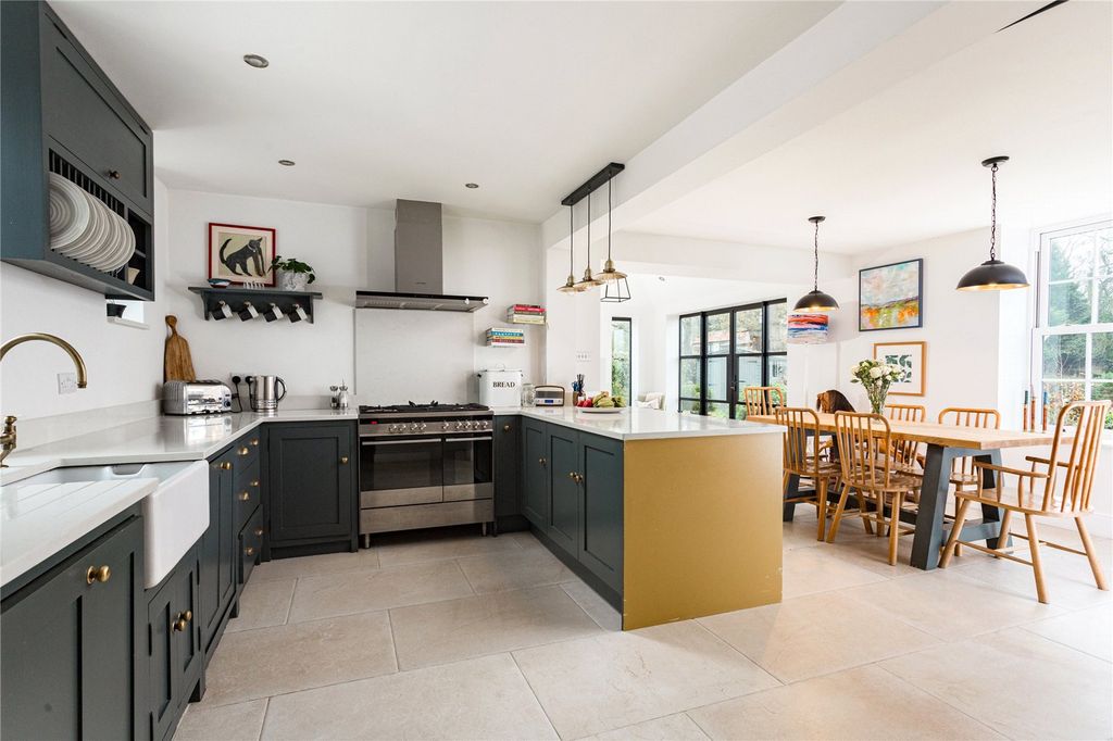 Property photo 2 of 20 Kitchen